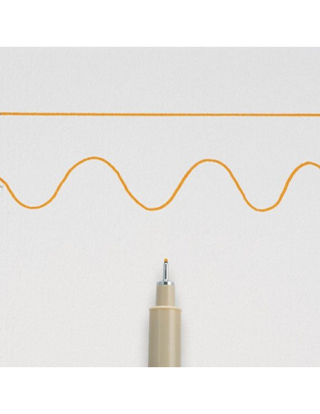 Pigma Micron 05 Naranja, de Sakura