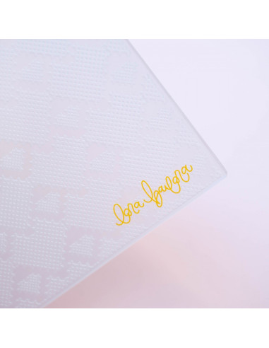 Carpeta de Embossing  Corazón punto de Lora Bailora