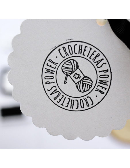 Sello Crocheteras power  Alúa Cid