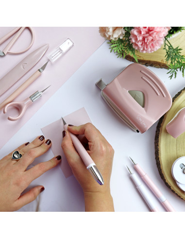 Cúter de precisión Deluxe, Alúa Cid