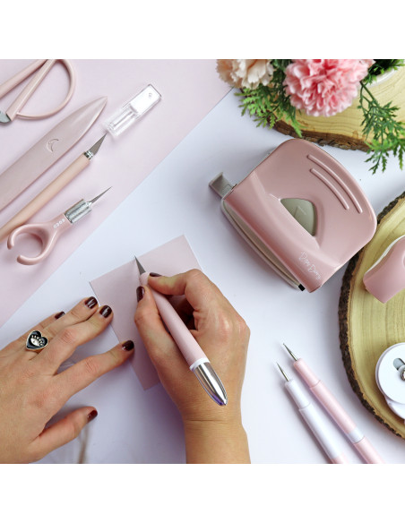 Cúter de precisión Deluxe, Alúa Cid