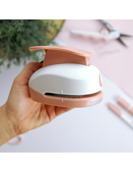 Troqueladora Etiqueta, Alúa Cid