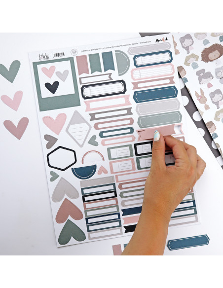 Hoja de troquelados documenta Hasta la concha, Alúa Cid