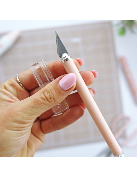 Cúter precisión rosa Alúa Cid