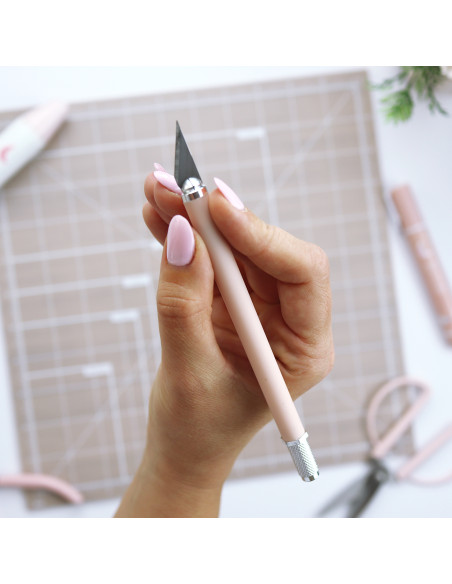 Cúter precisión rosa Alúa Cid