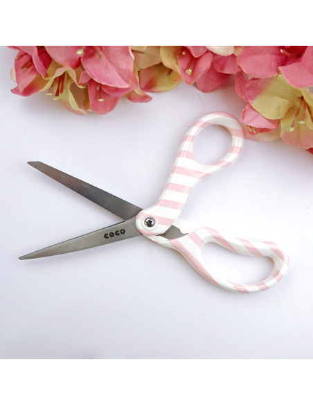 Tijera de costura, de Alúa Cid