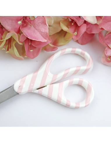 Tijera de costura, de Alúa Cid