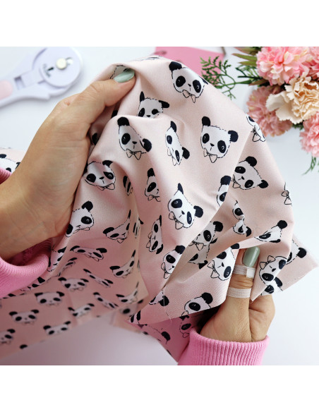 Tela Pandas Salmón, de Pequeño Panda