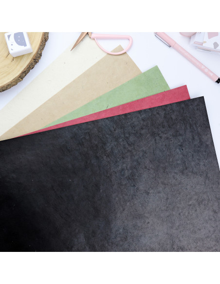 Papel hecho a mano color Verde 32x45 cm