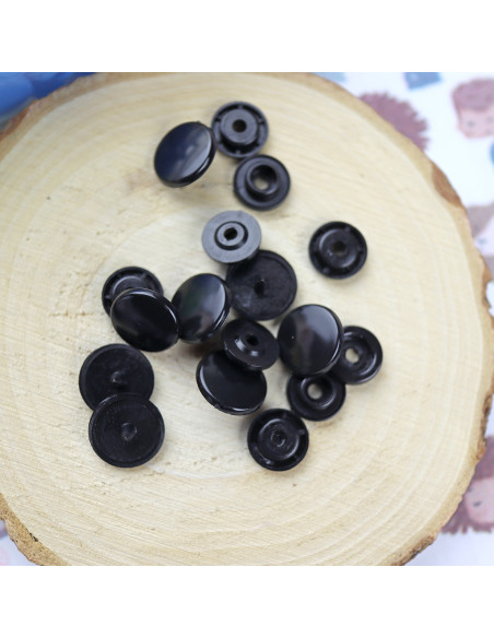 Broches plásticos de presión Negros