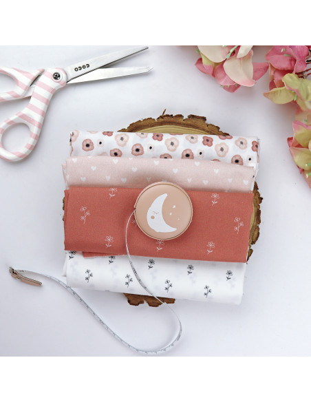 Tela Margaritas Burdeos, Patio de Alúa Cid