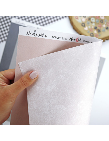 Kit de papeles sólidos Dadivan, de Alúa Cid